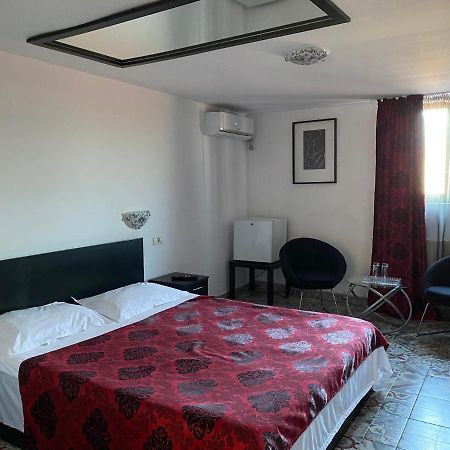 Motel Valentina Ion Roată Екстериор снимка